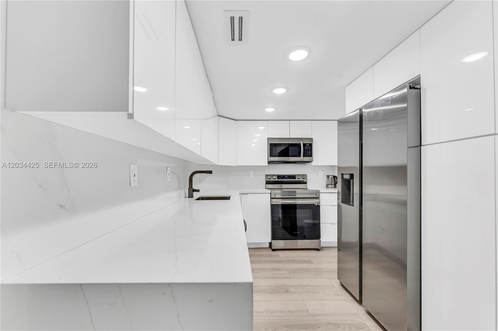 ARLEN HOUSE CONDO · #214 in Sunny Isles Beach - Photo 2