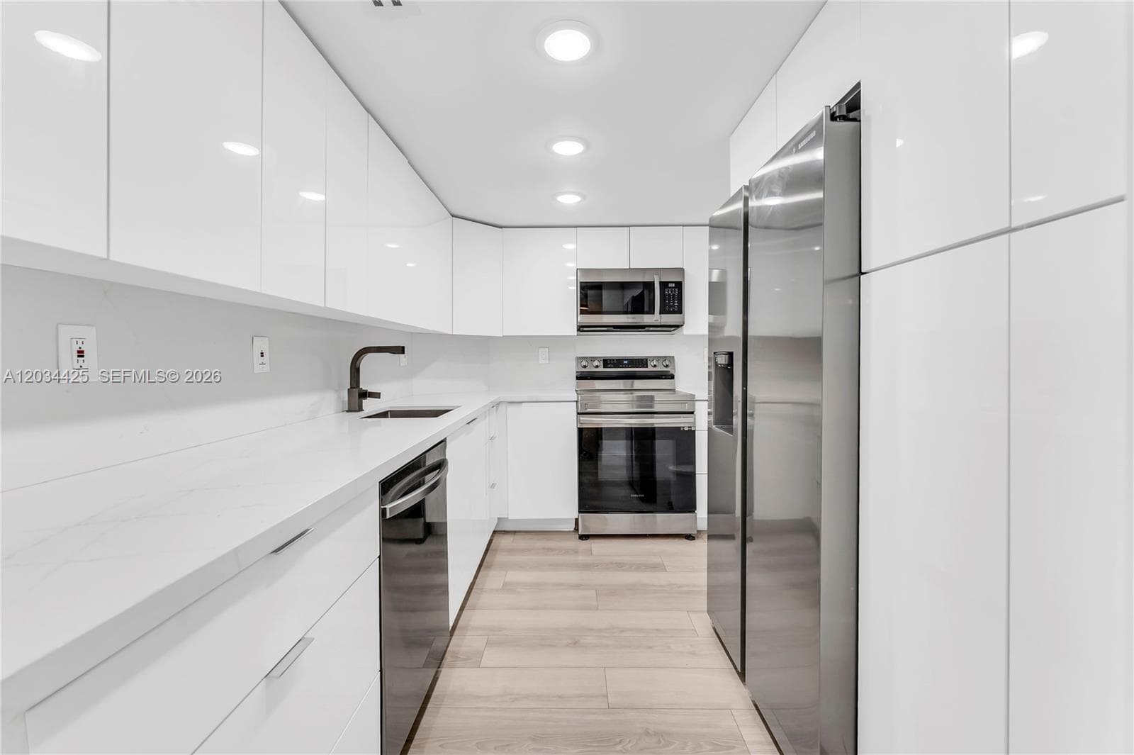 ARLEN HOUSE CONDO · #214 in Sunny Isles Beach - Photo 7