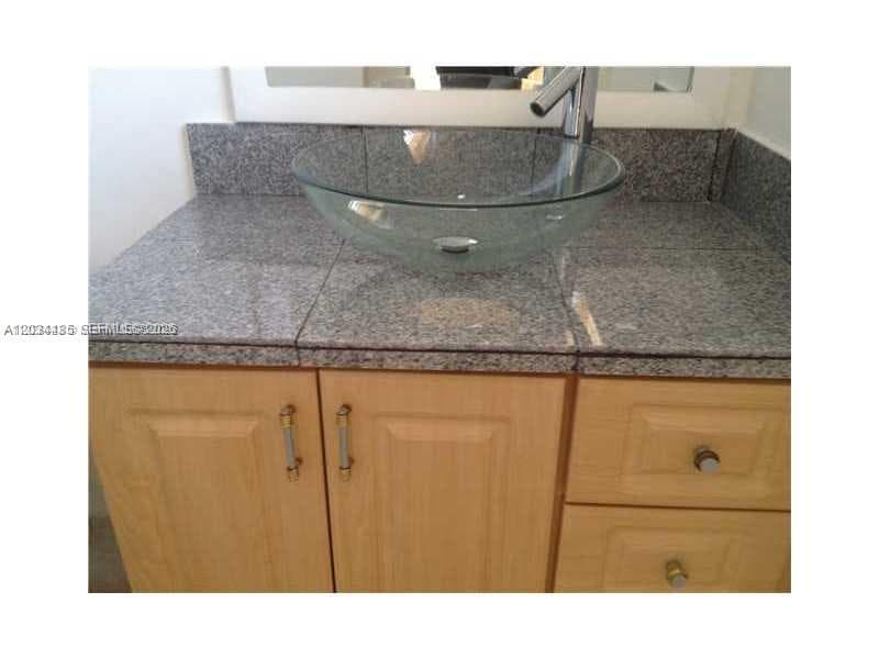 ISLAND SHORES CONDO · #505 in North Miami Beach - Photo 2