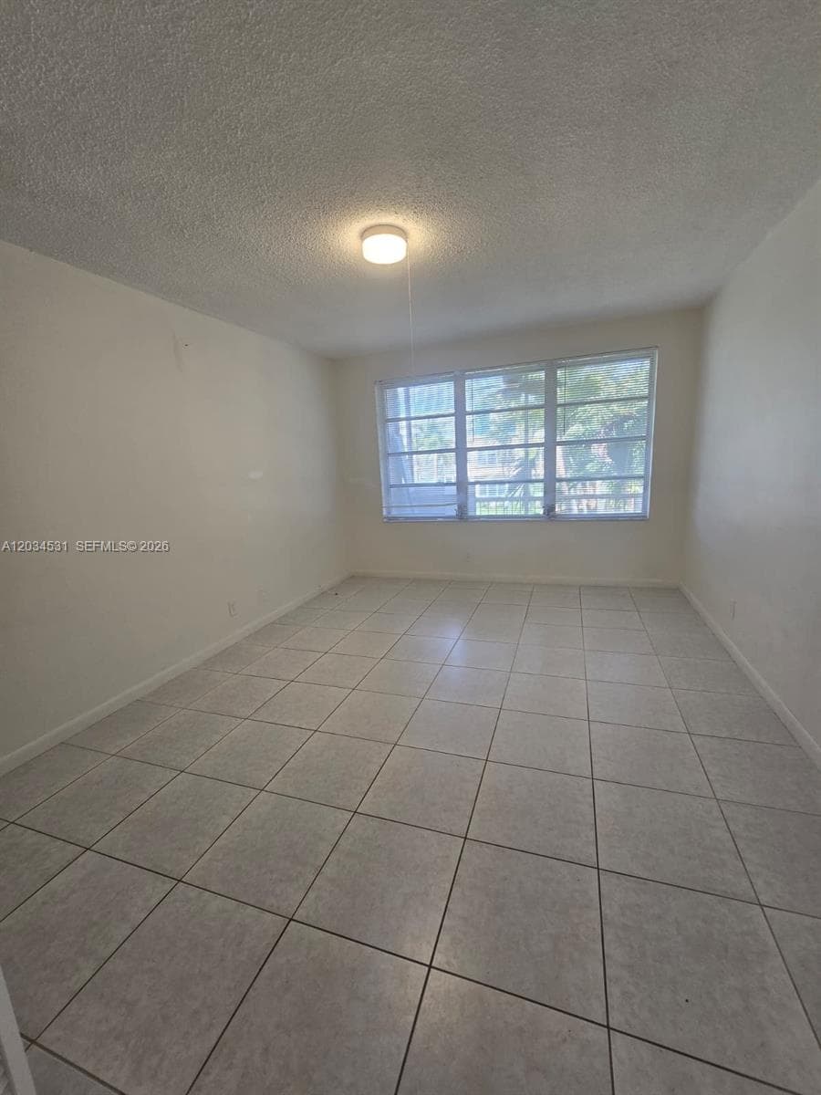 IRVINGTON GARDENS CONDO · #414 in Hallandale Beach - Photo 16
