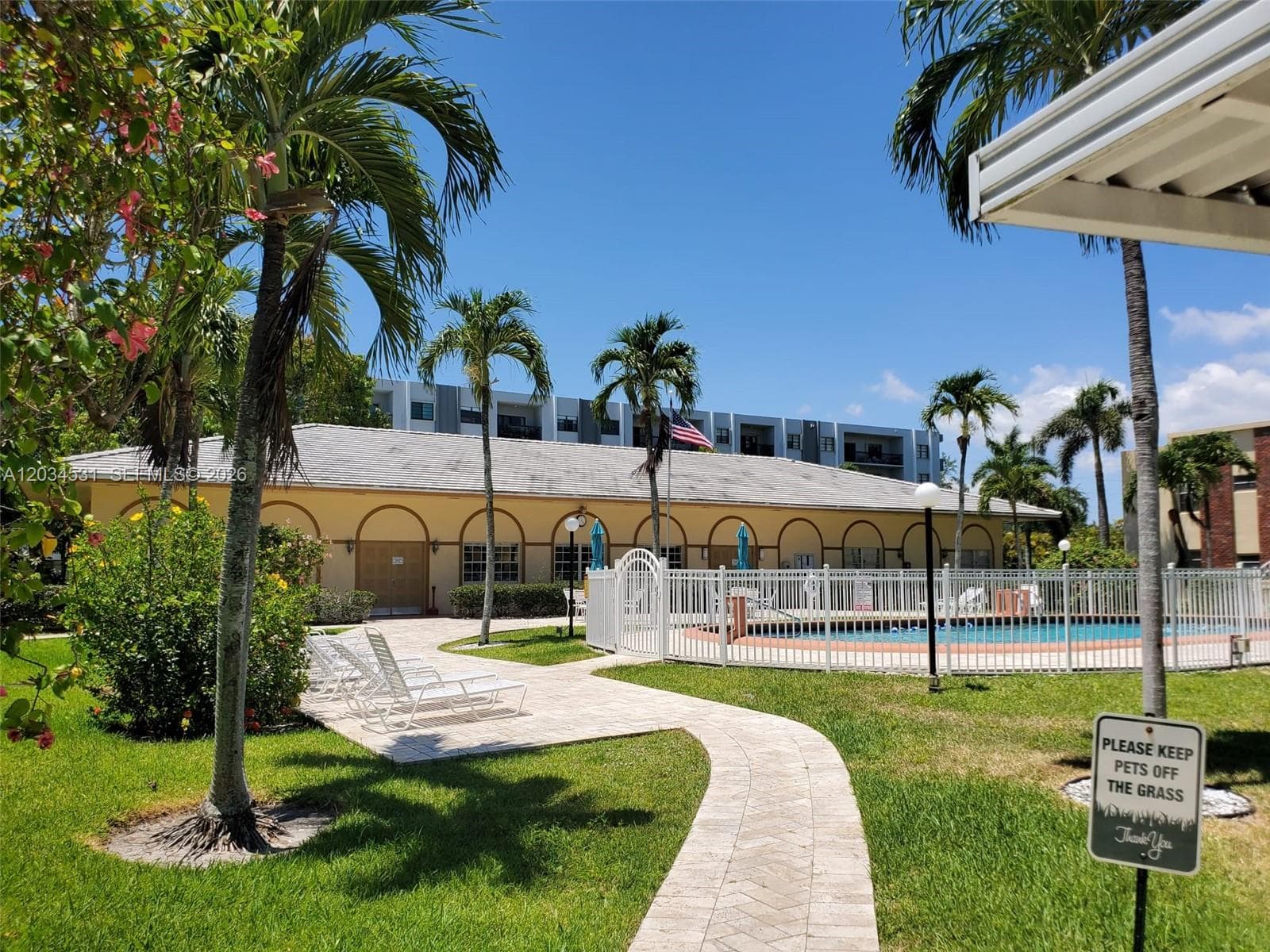 IRVINGTON GARDENS CONDO · #414 in Hallandale Beach - Photo 32