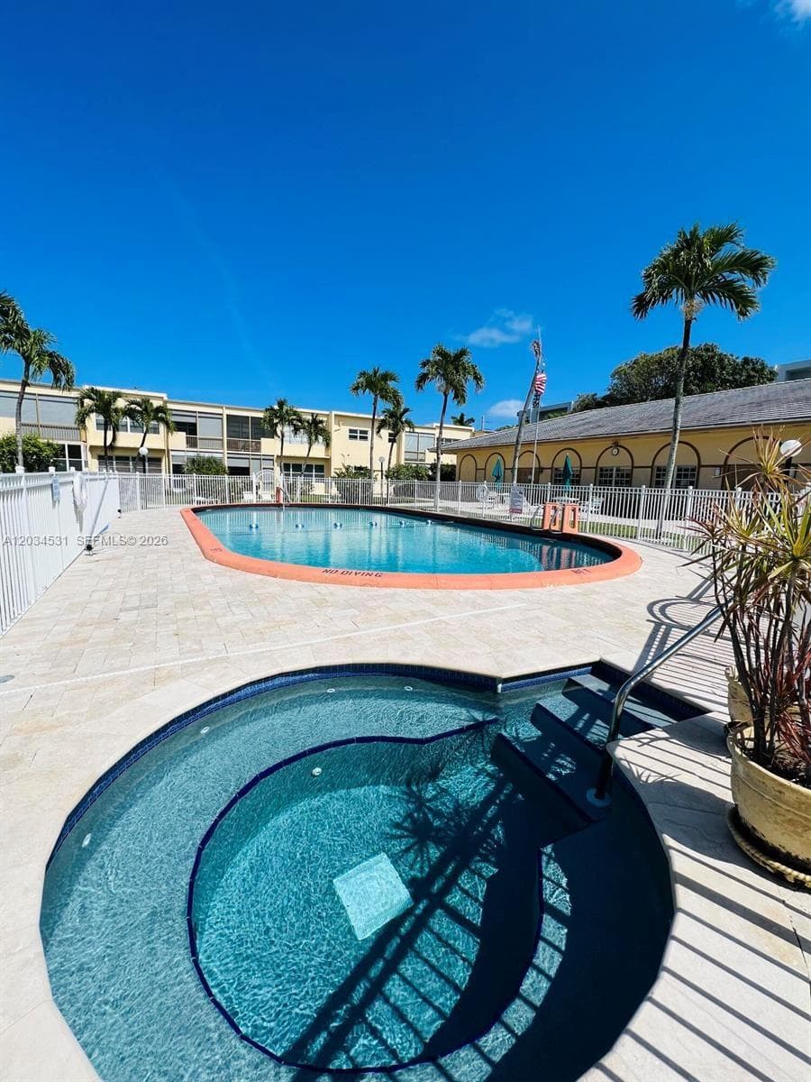 IRVINGTON GARDENS CONDO · #414 in Hallandale Beach - Photo 5