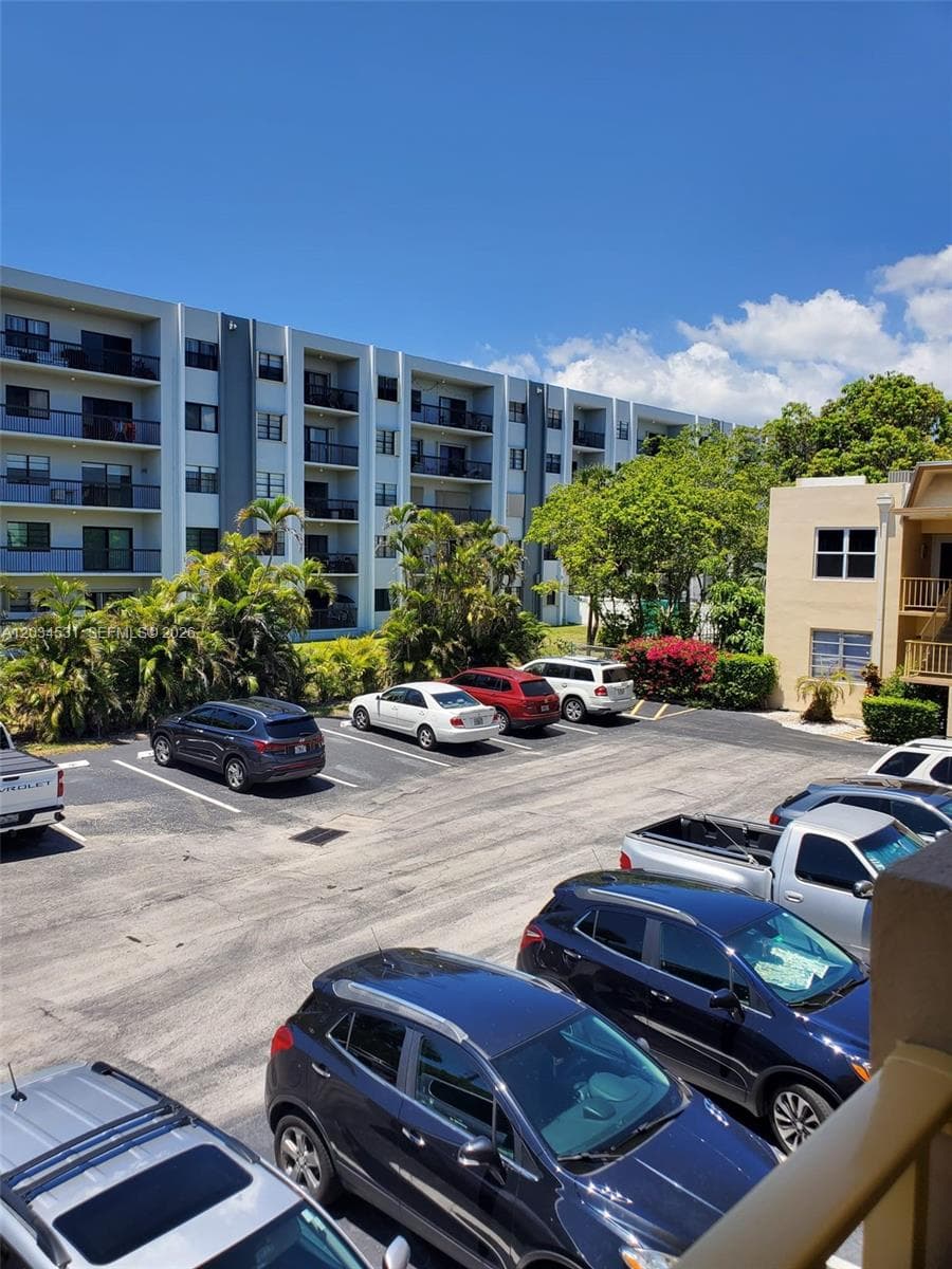 IRVINGTON GARDENS CONDO · #414 in Hallandale Beach - Photo 30