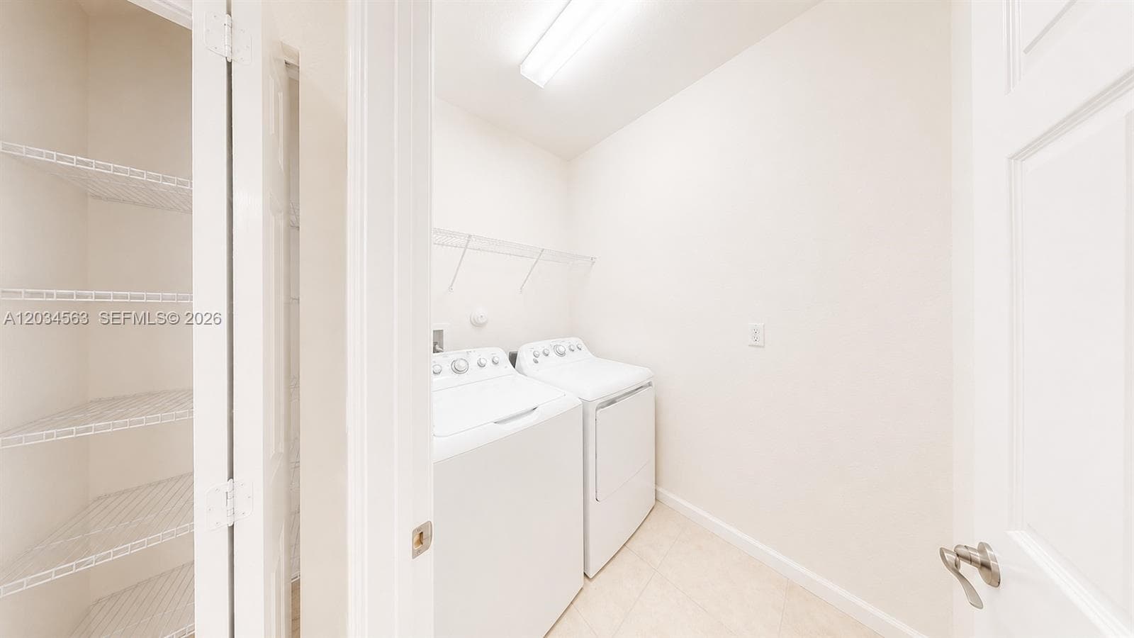 2434 NE 1st St #2434 photo 14
