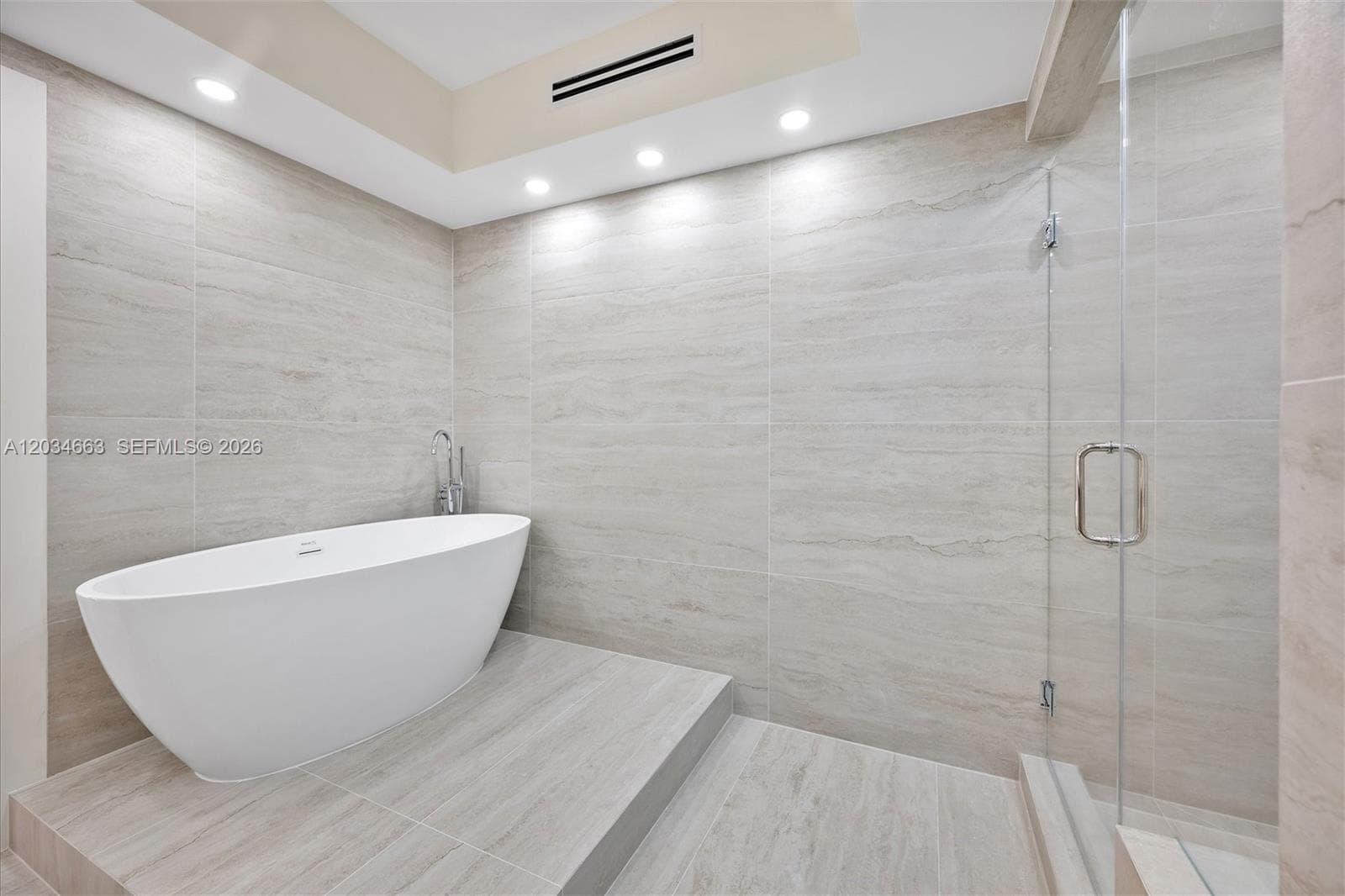 TURNBERRY TOWERS CONDO · #19F in Aventura - Photo 27