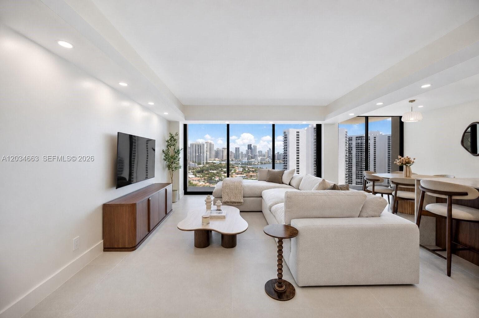 TURNBERRY TOWERS CONDO · #19F in Aventura - Photo 3
