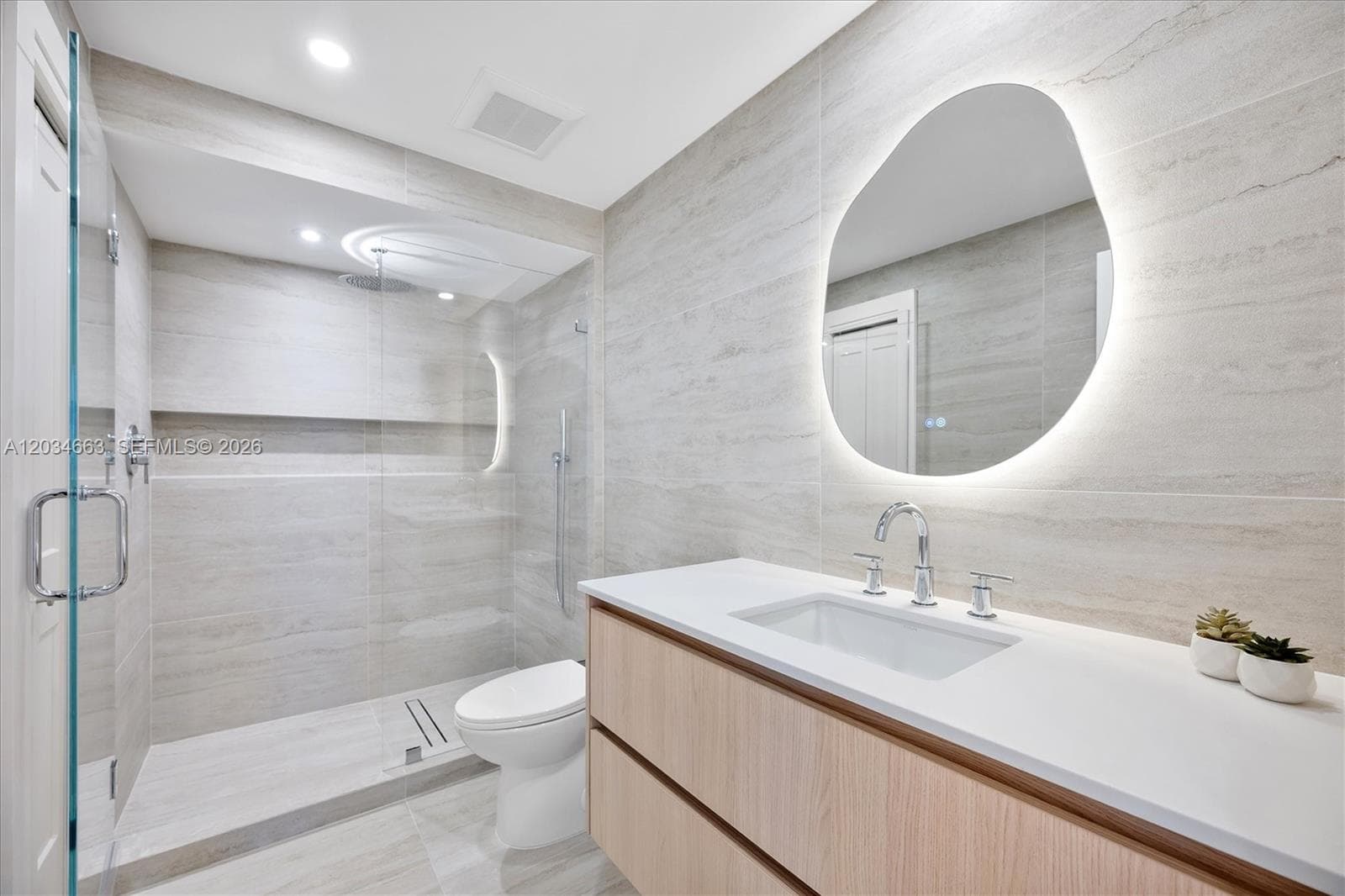 TURNBERRY TOWERS CONDO · #19F in Aventura - Photo 33