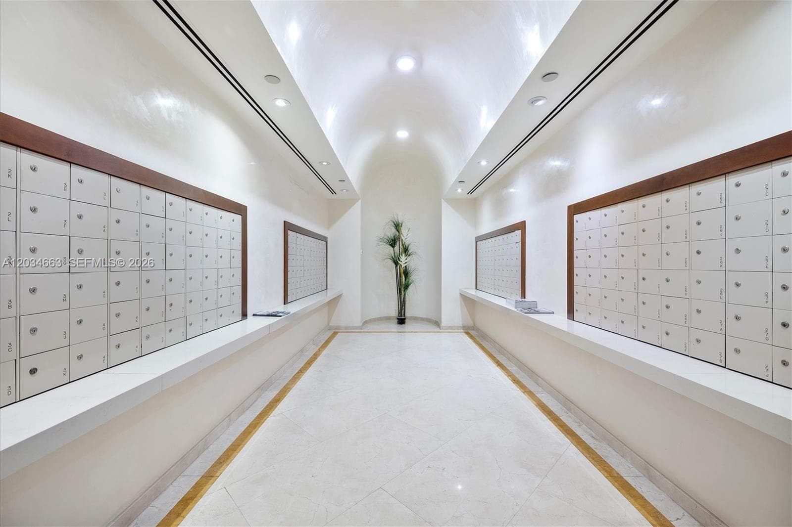TURNBERRY TOWERS CONDO · #19F in Aventura - Photo 37