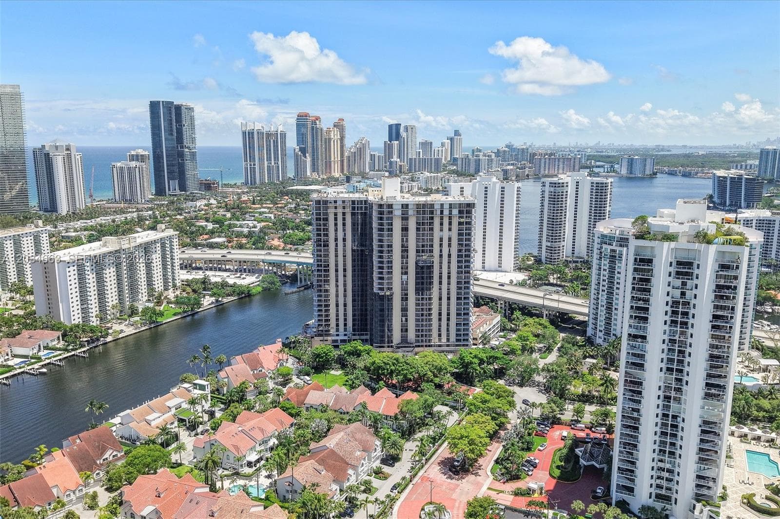 TURNBERRY TOWERS CONDO · #19F in Aventura - Photo 48