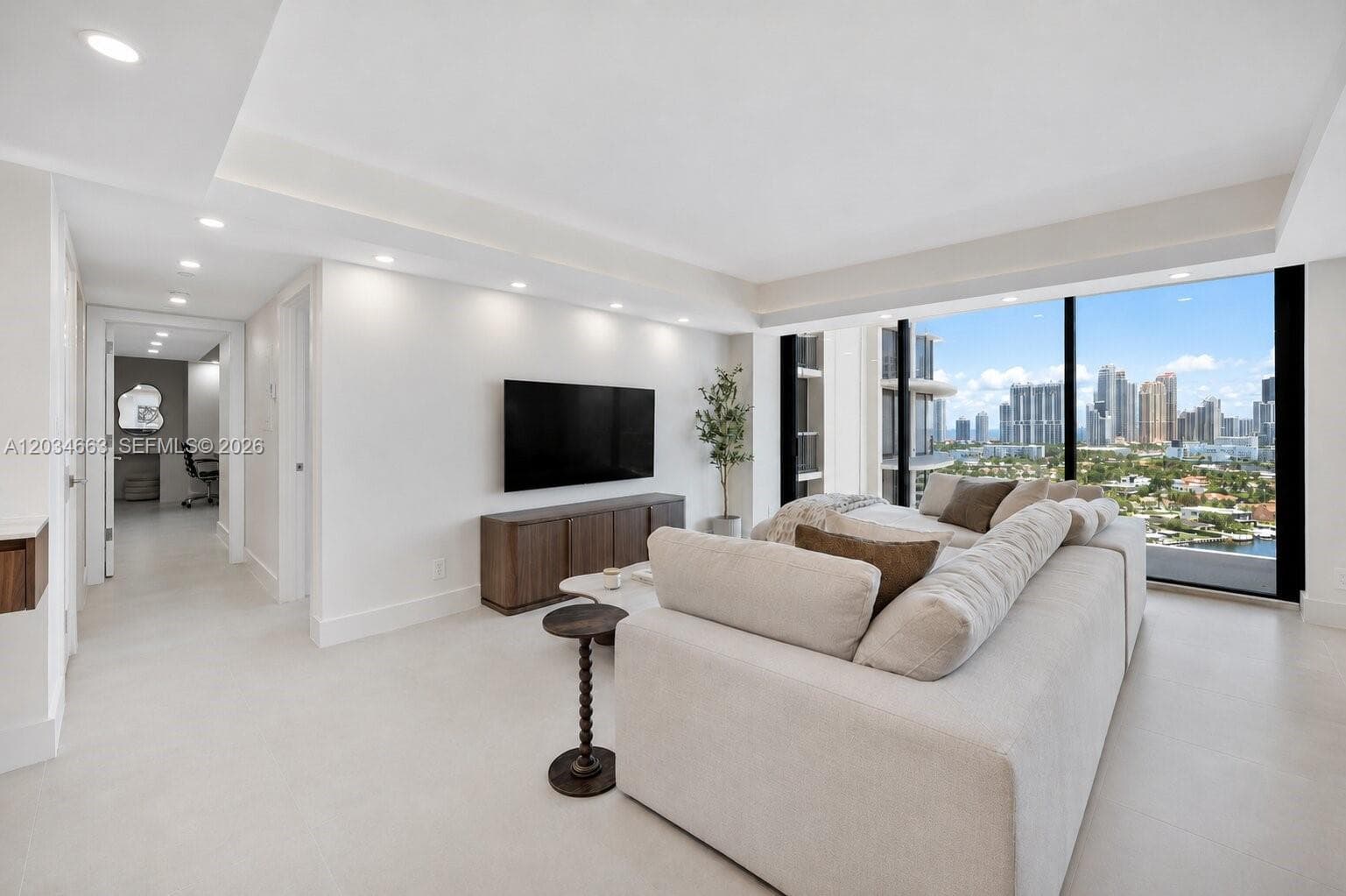 TURNBERRY TOWERS CONDO · #19F in Aventura - Photo 4