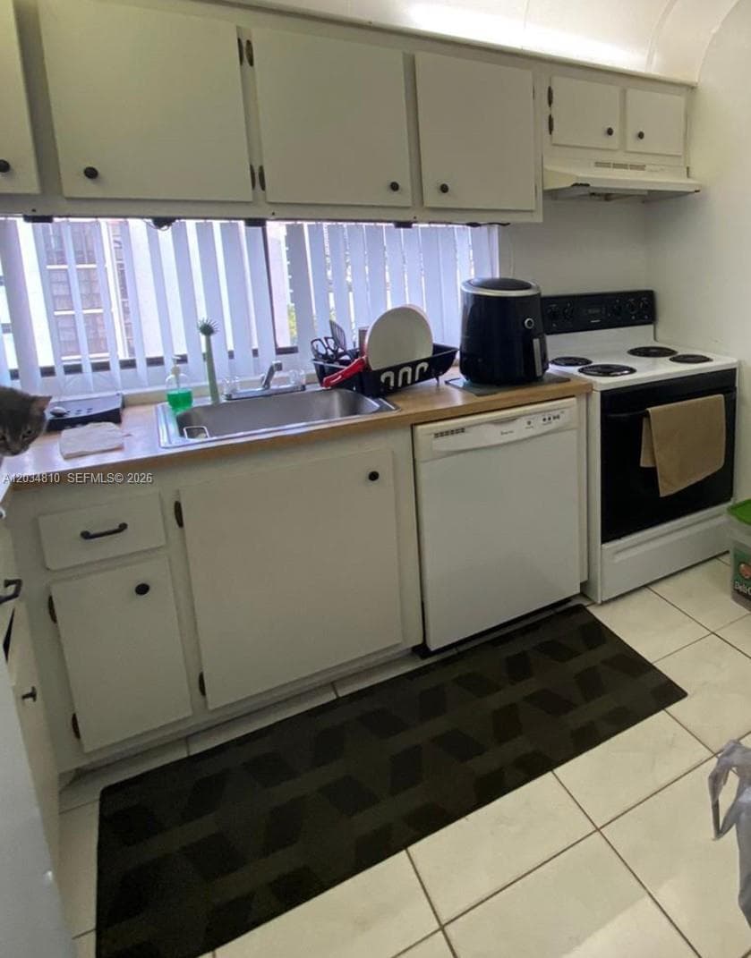 PLAZA OF AMERICAS CONDO · #1009 in Sunny Isles Beach - Photo 3