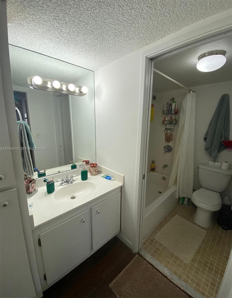 PLAZA OF AMERICAS CONDO · #1009 in Sunny Isles Beach - Photo 4