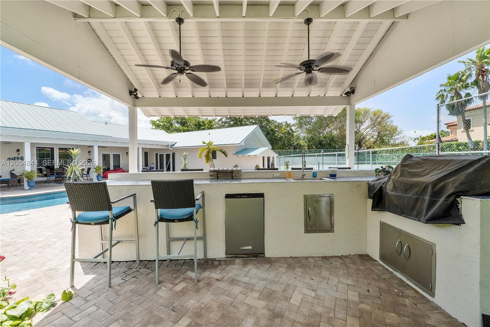 Outdoor Kitchen