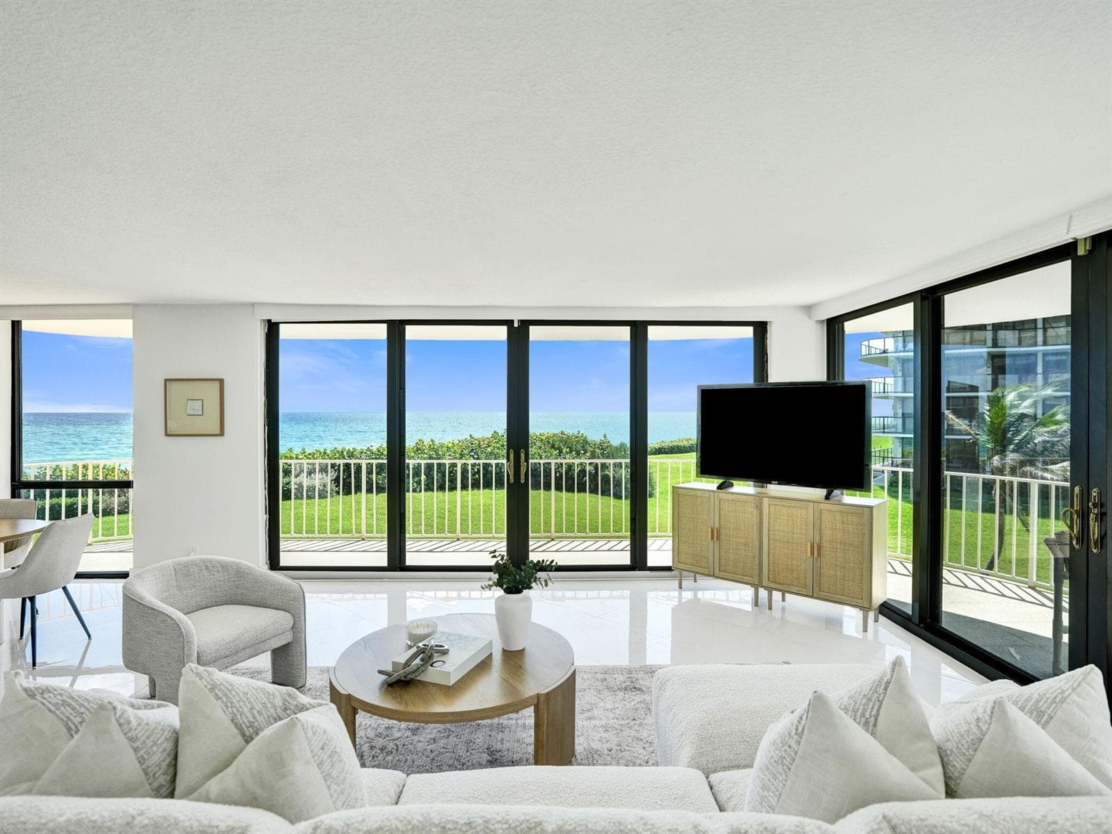 06_Living-Room