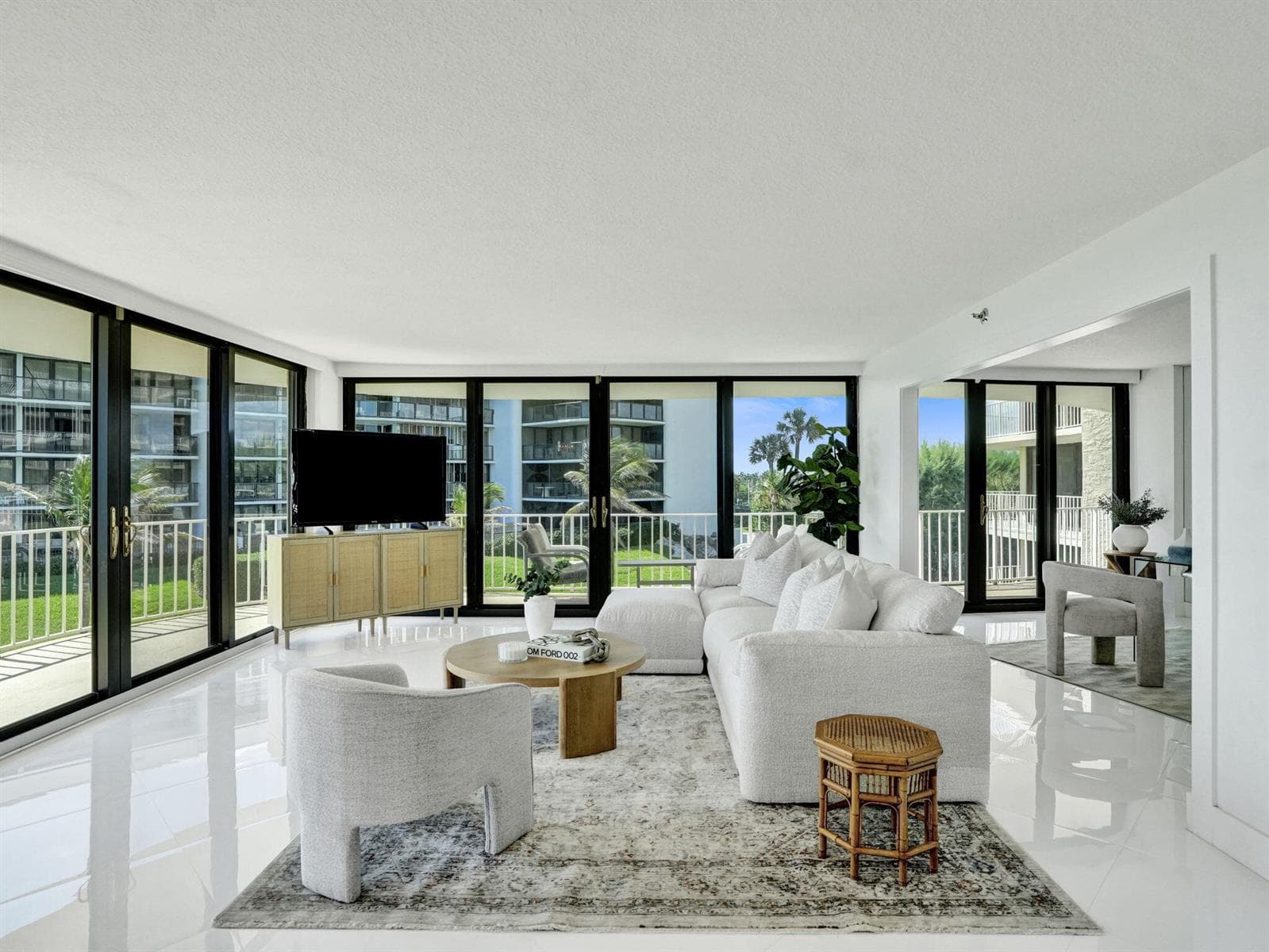 09_Living-Room