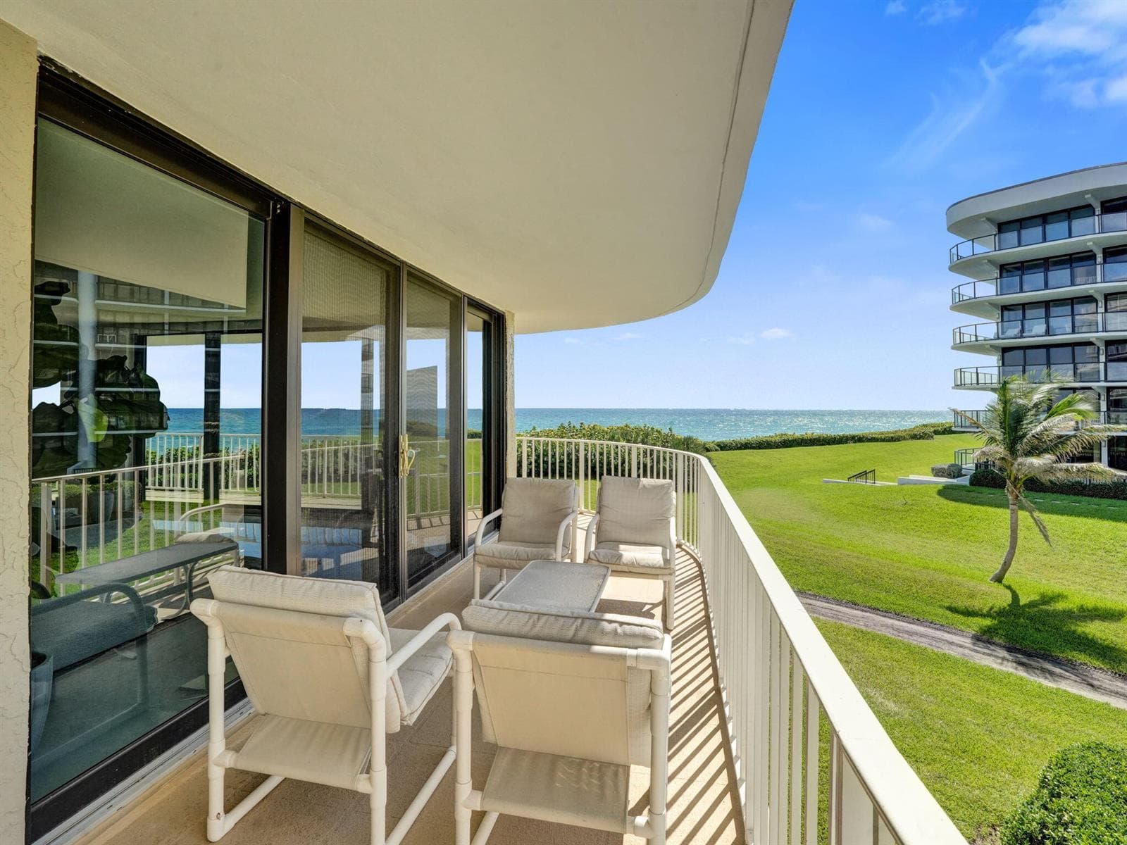 52_Balcony