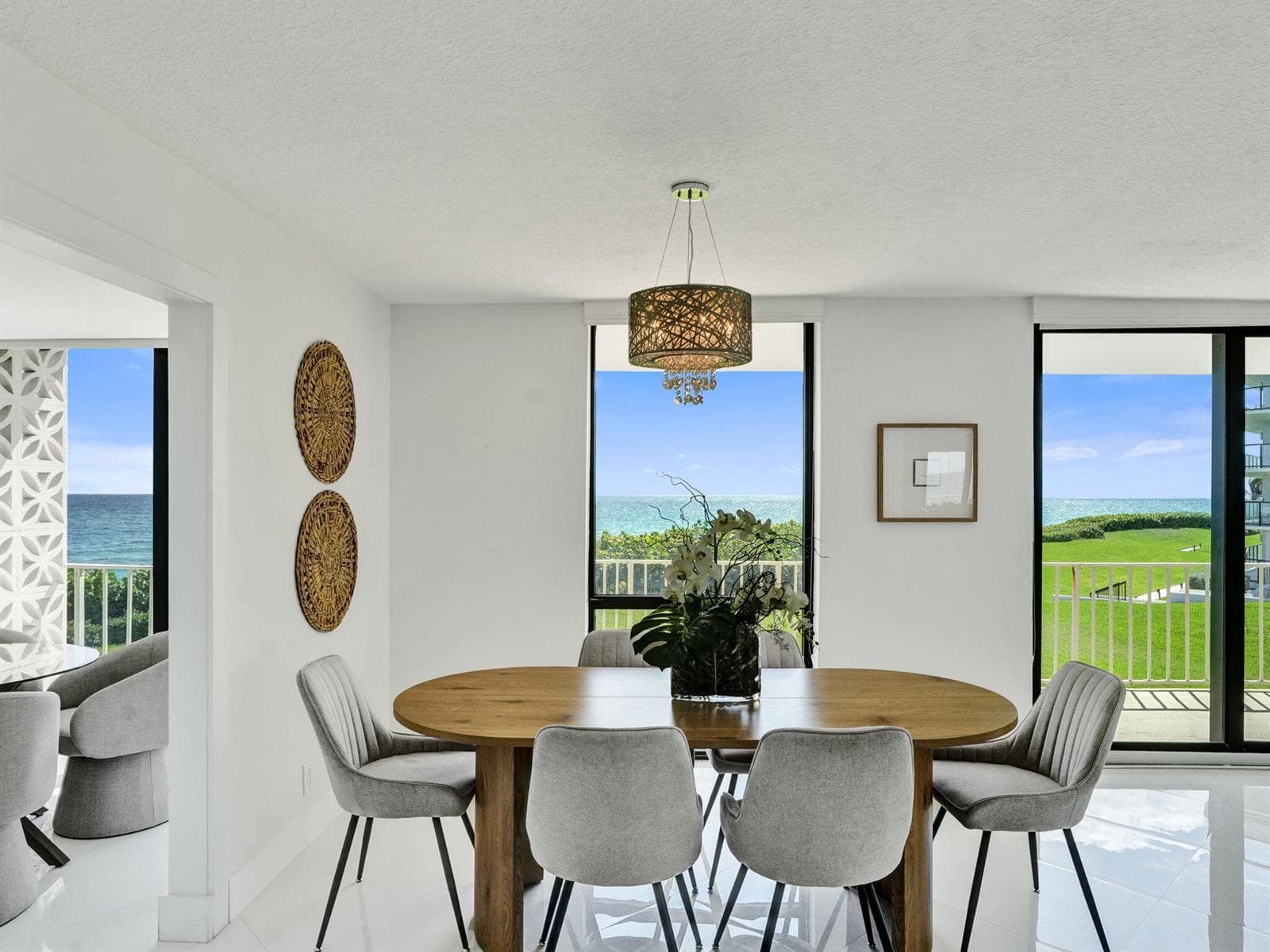 17_Dining-Room