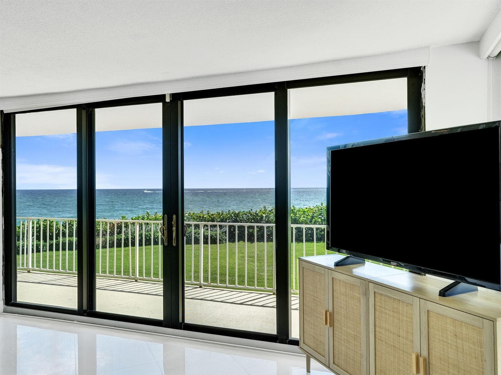 12_Living-Room-Ocean-View