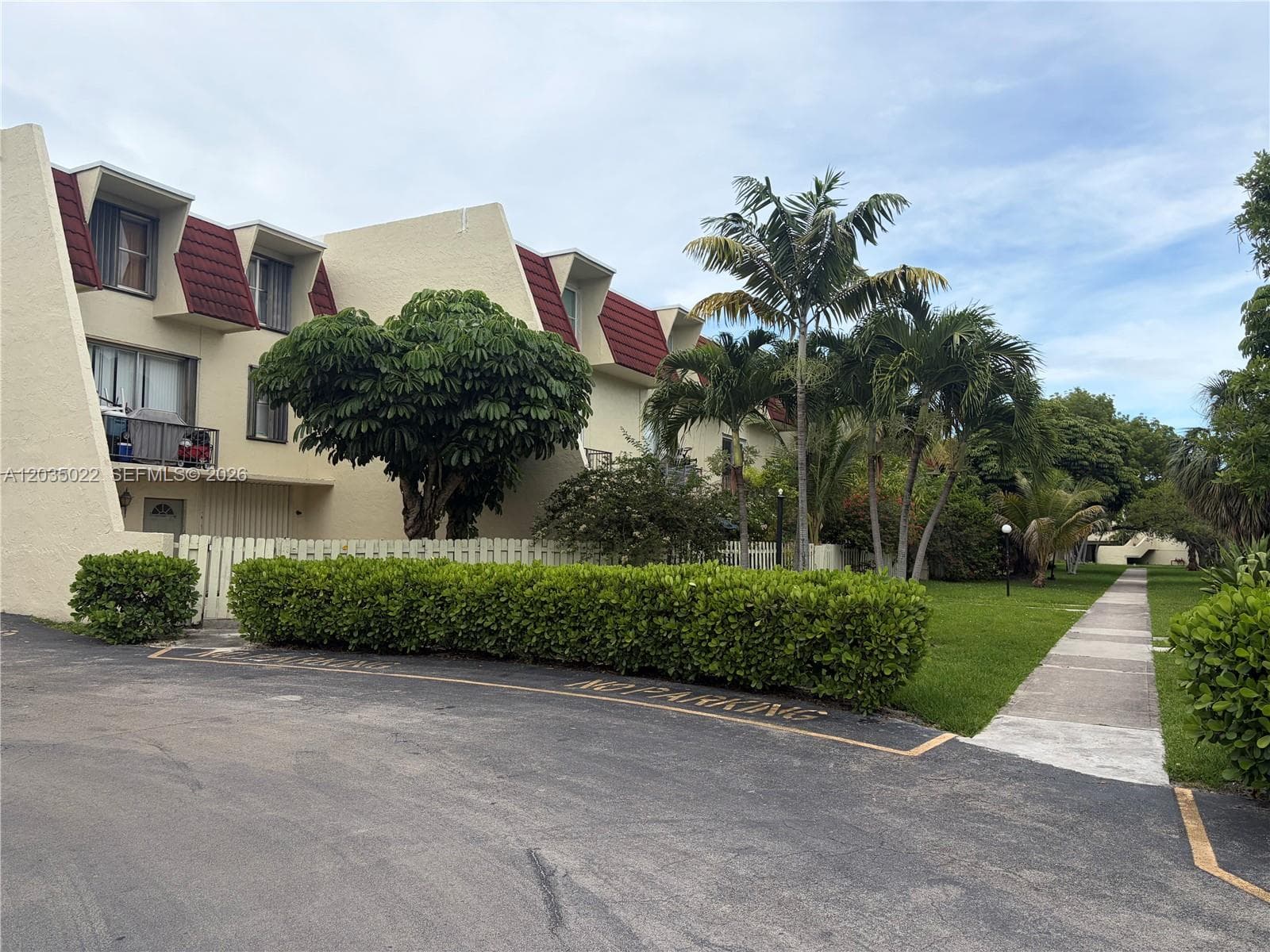 NORTHGATE TOWNHOUSE · #29B in Miami - Photo 2