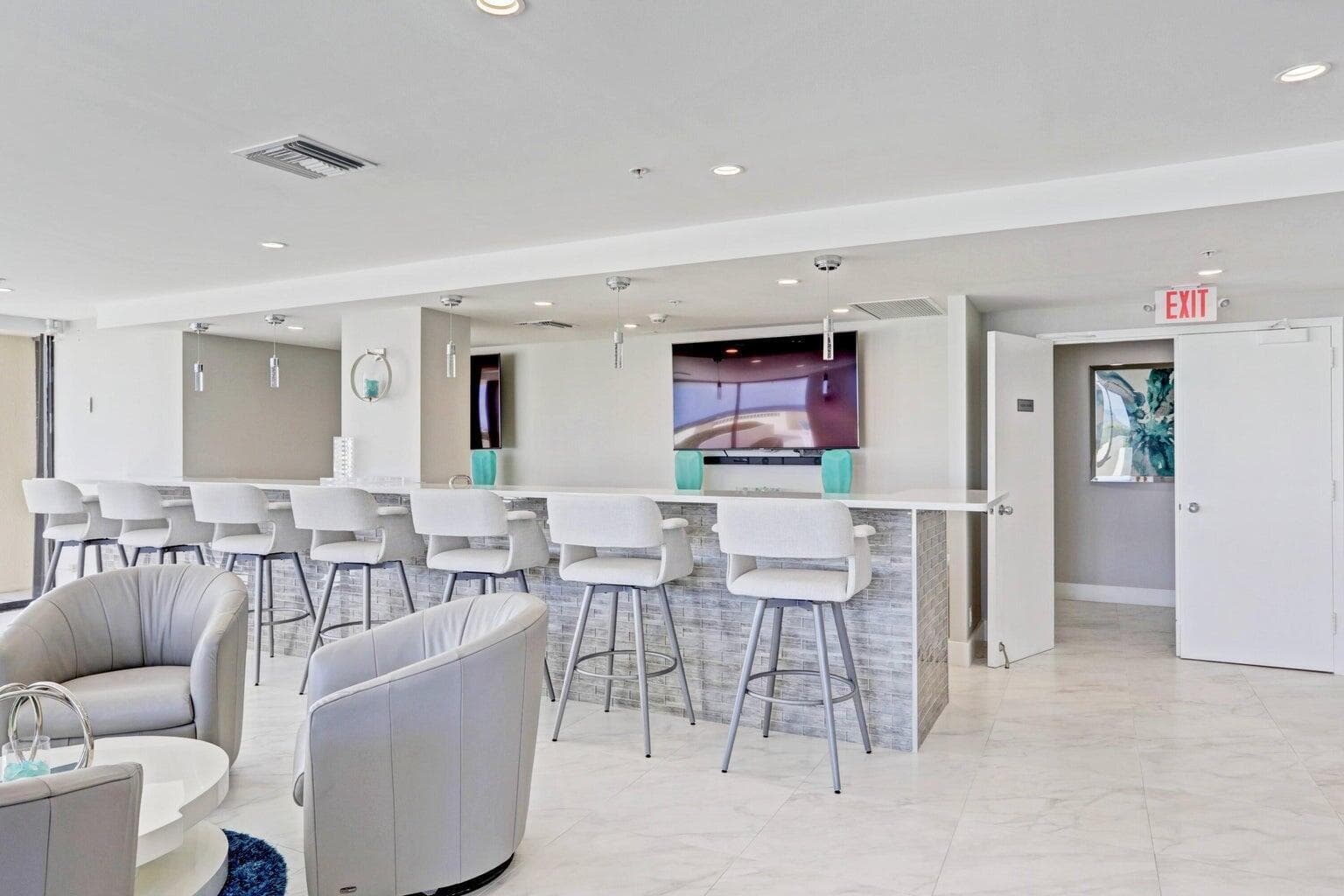 CLUBHOUSE