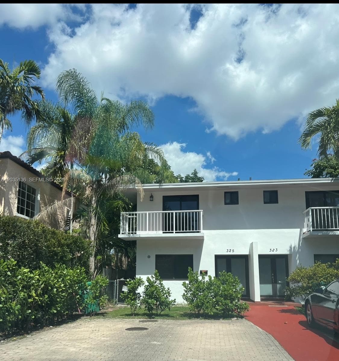 325 MENORES AVE photo 2