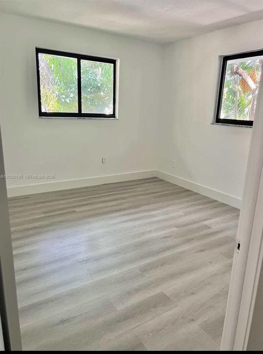 325 MENORES AVE photo 6