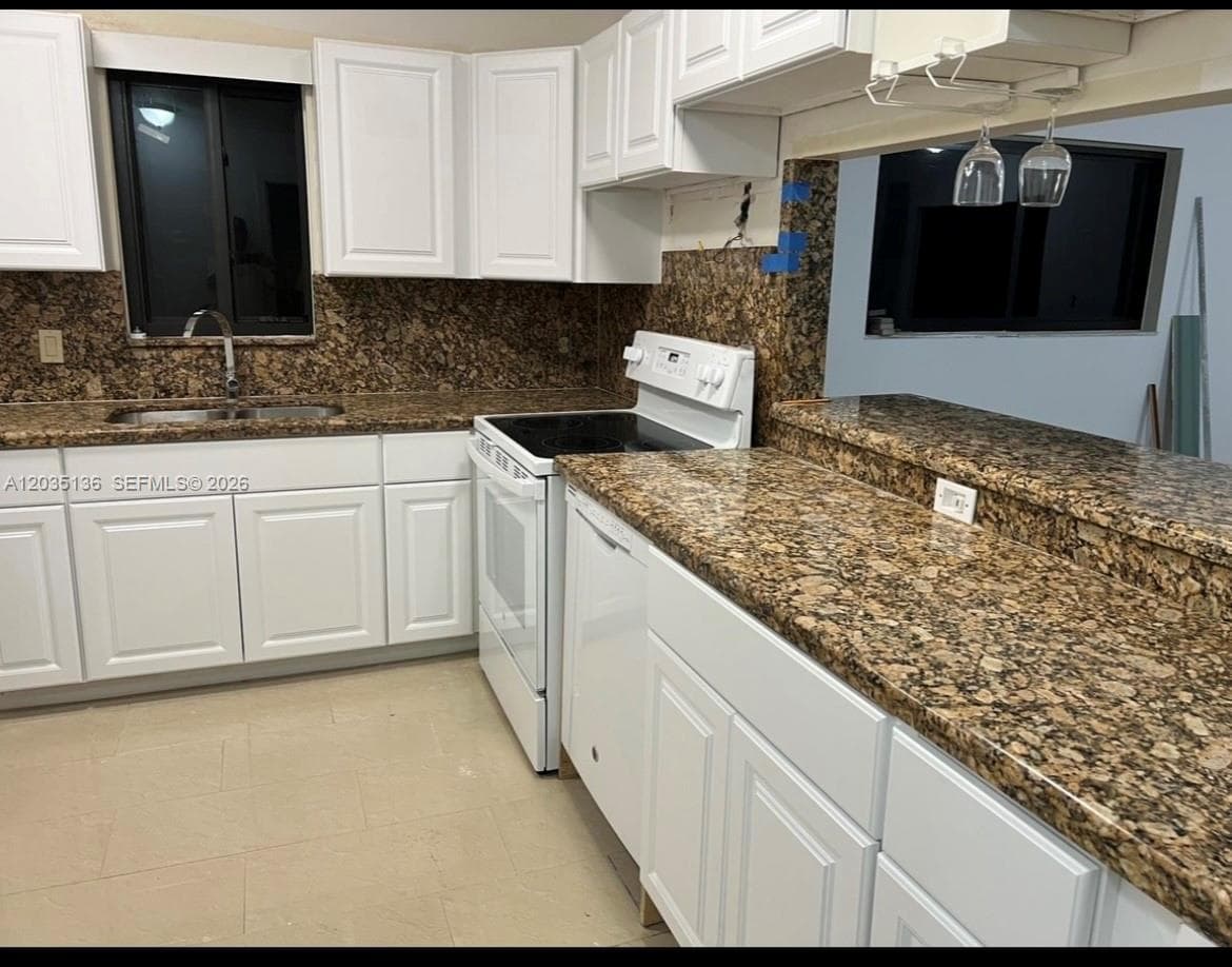 325 MENORES AVE photo 14
