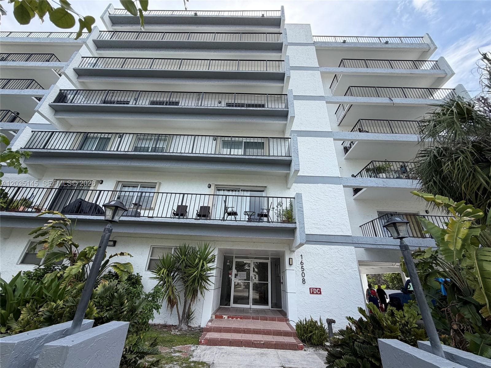 PINE TOWER CONDO · #201 in North Miami Beach - Photo 7
