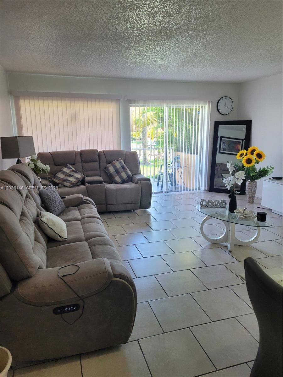 VENETIAN GARDENS AT COUNT · #E105 in Hialeah - Photo 2