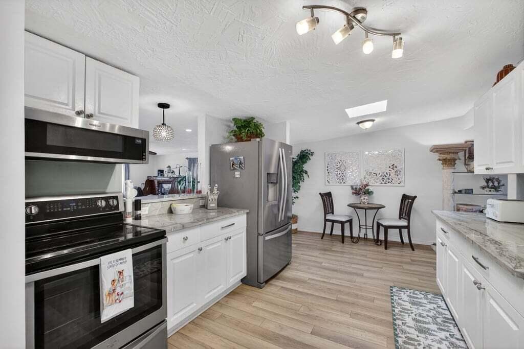Kitchen Dinette