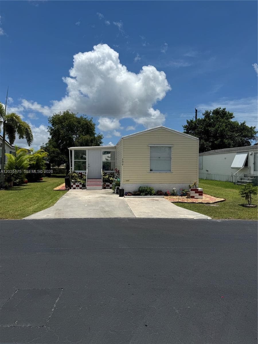 GATEWAY WEST CONDO · #309 in Homestead - Photo 1
