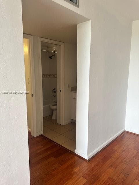 PINEBARK · #302 in Miami - Photo 3