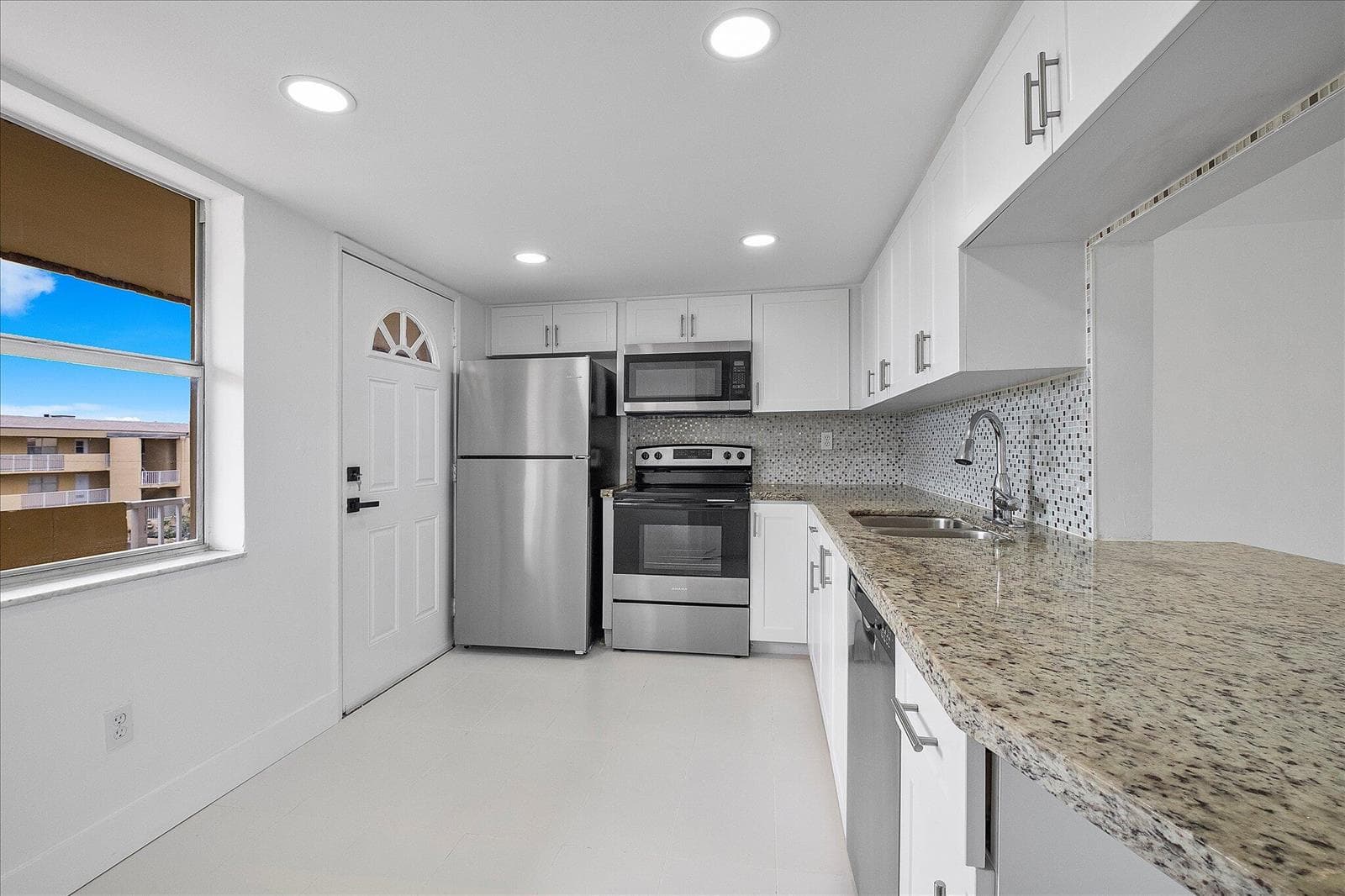 20-1302 NE 191st St_20