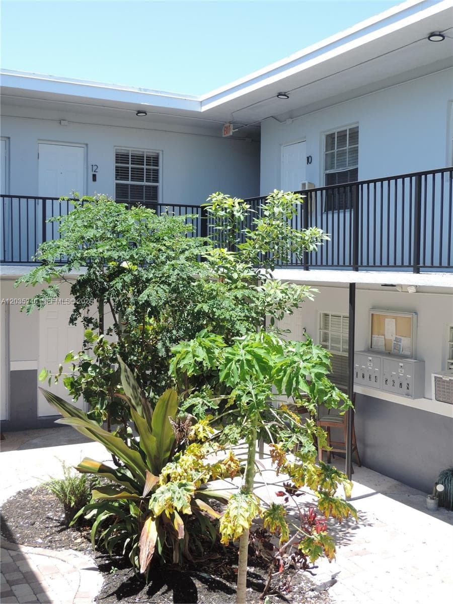 THOMAS GROVE · #11 in Miami - Photo 3