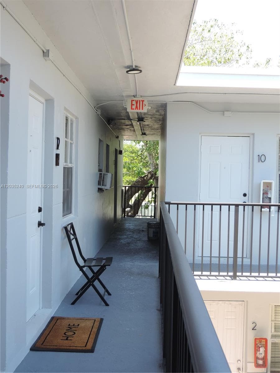 THOMAS GROVE · #11 in Miami - Photo 5