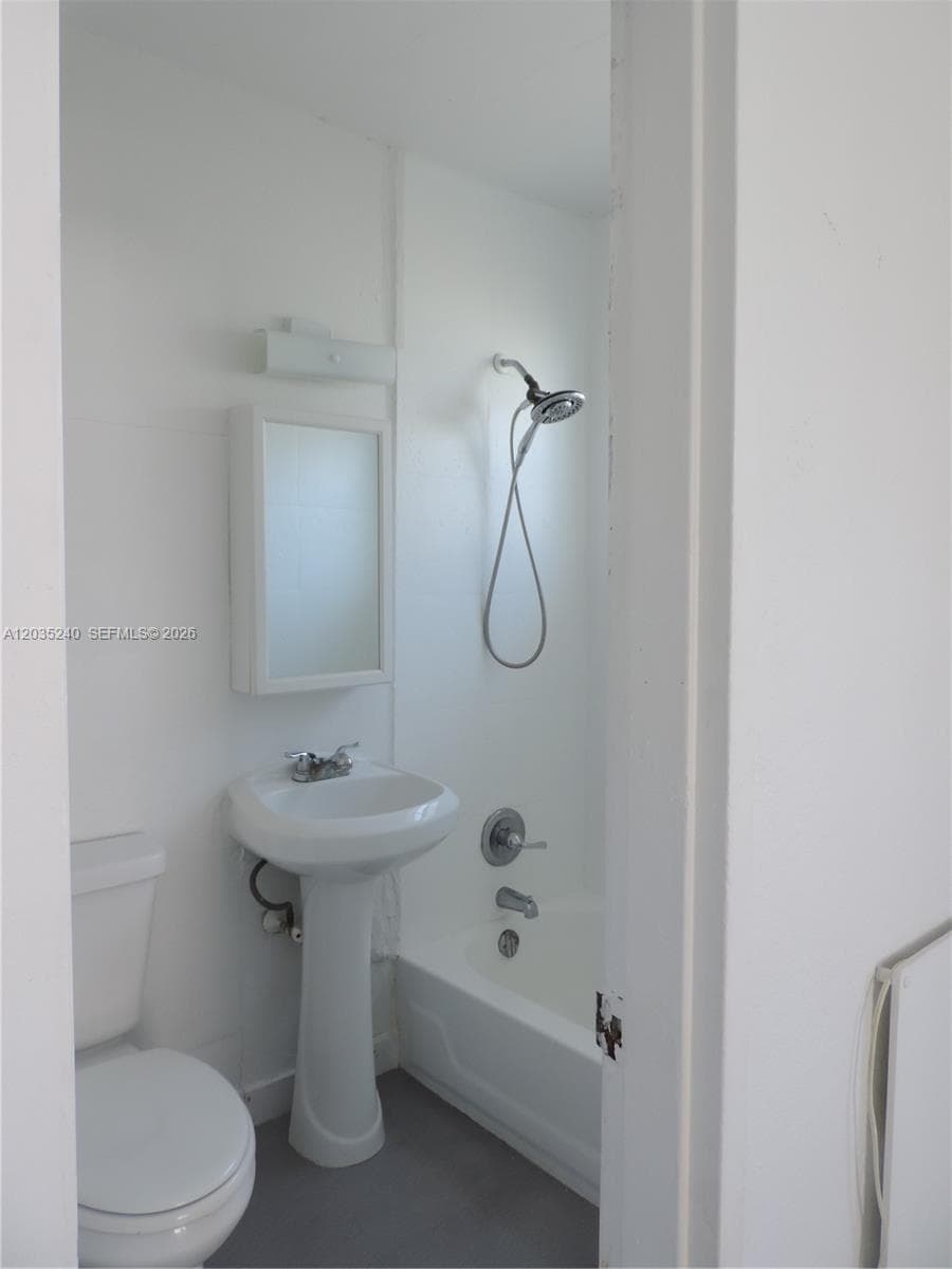 THOMAS GROVE · #11 in Miami - Photo 15