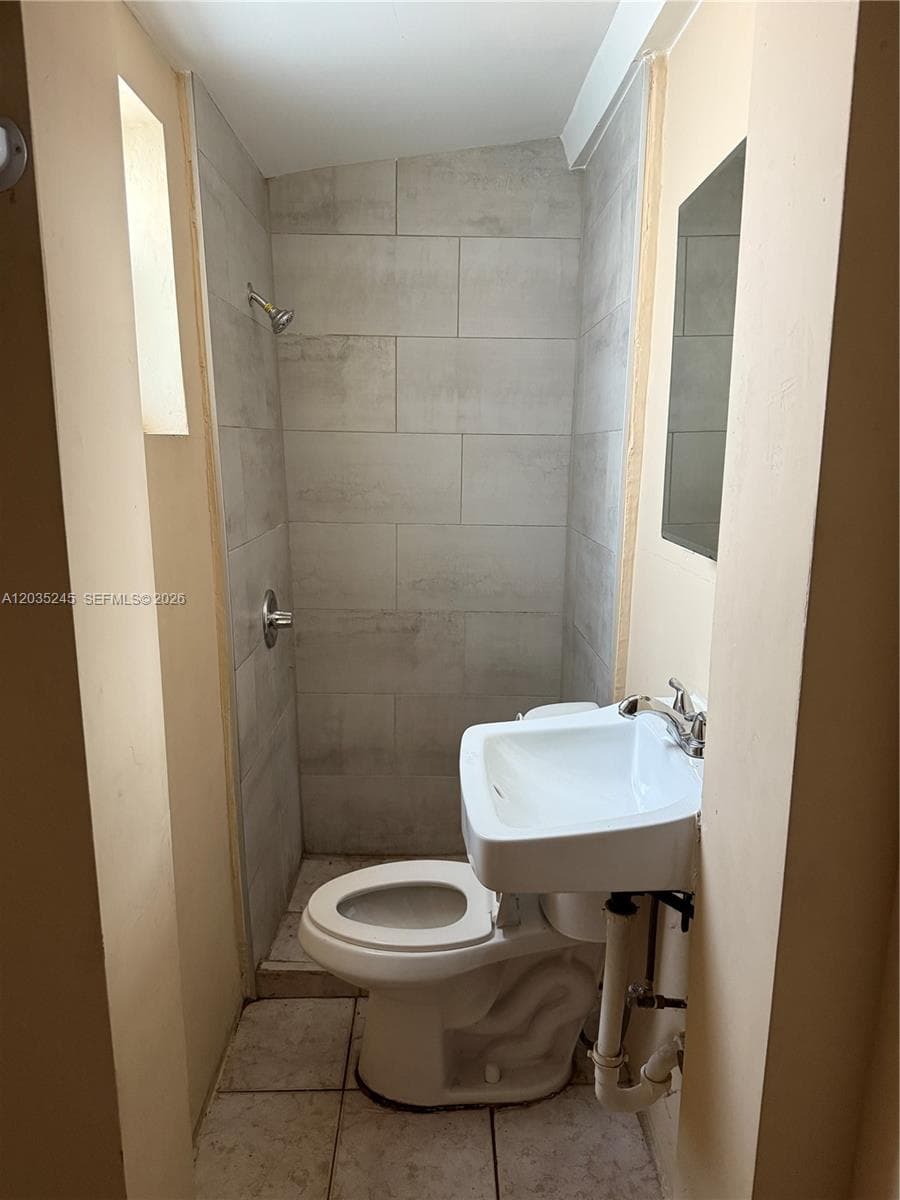 TOWN OF MODELO (DANIA) B- · #1 in Dania Beach - Photo 2