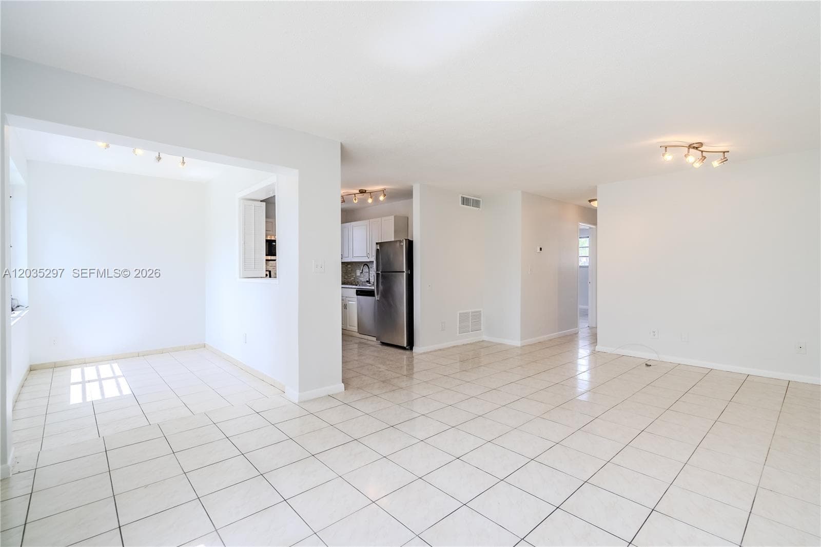STRAND PLAZA CONDO · #101 in Hallandale Beach - Photo 2