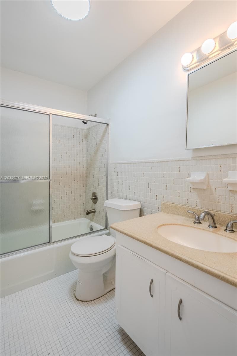 STRAND PLAZA CONDO · #101 in Hallandale Beach - Photo 32