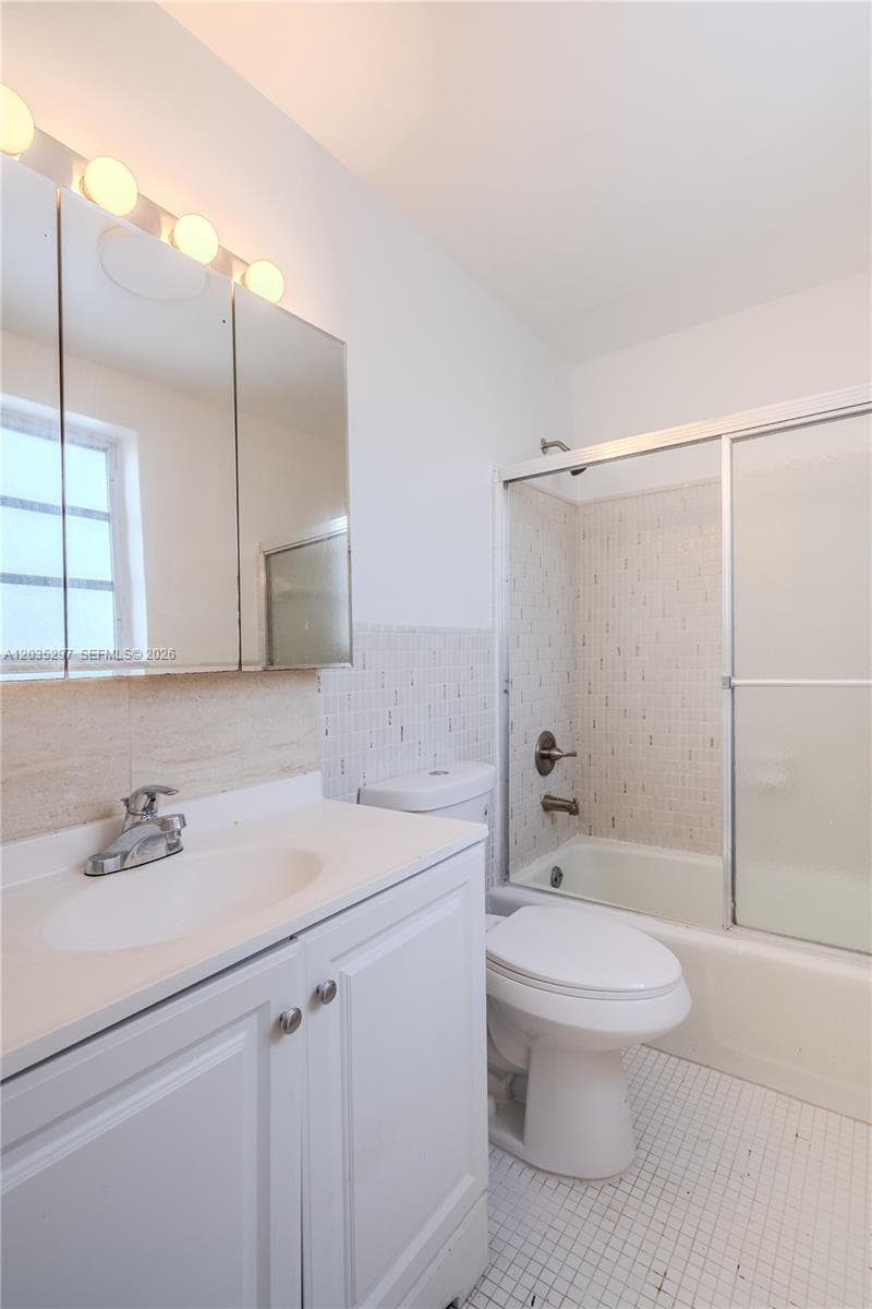 STRAND PLAZA CONDO · #101 in Hallandale Beach - Photo 24