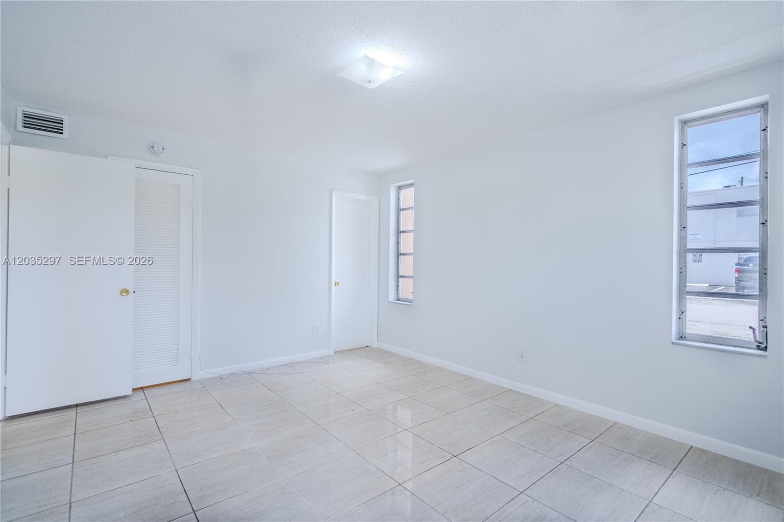 STRAND PLAZA CONDO · #101 in Hallandale Beach - Photo 18