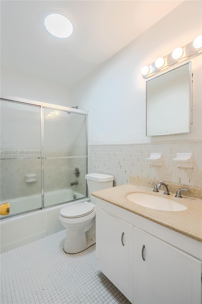 STRAND PLAZA CONDO · #101 in Hallandale Beach - Photo 29