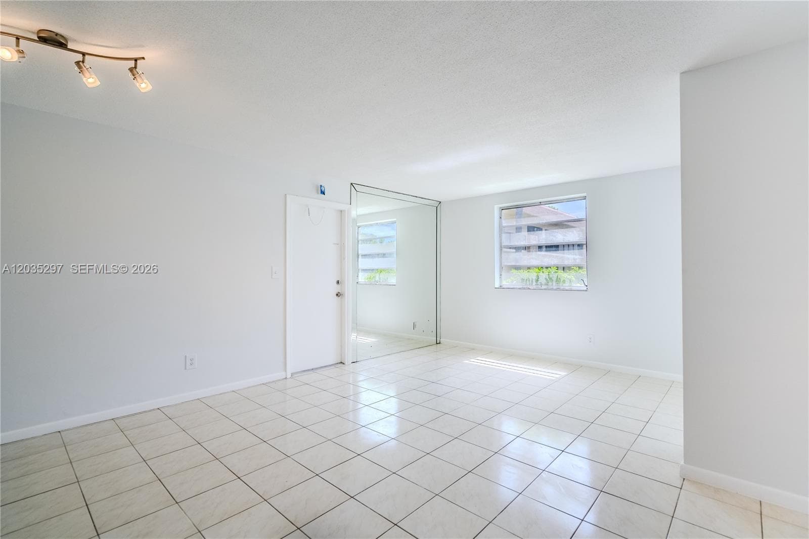 STRAND PLAZA CONDO · #101 in Hallandale Beach - Photo 4