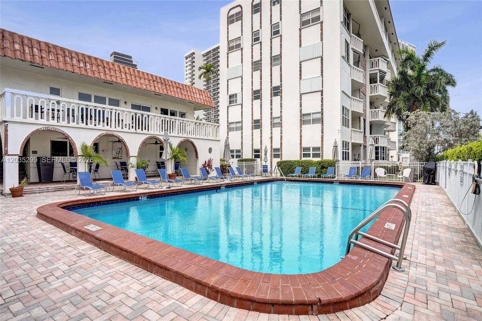 GOLDEN VIEW · #107 in Hallandale Beach - Photo 2