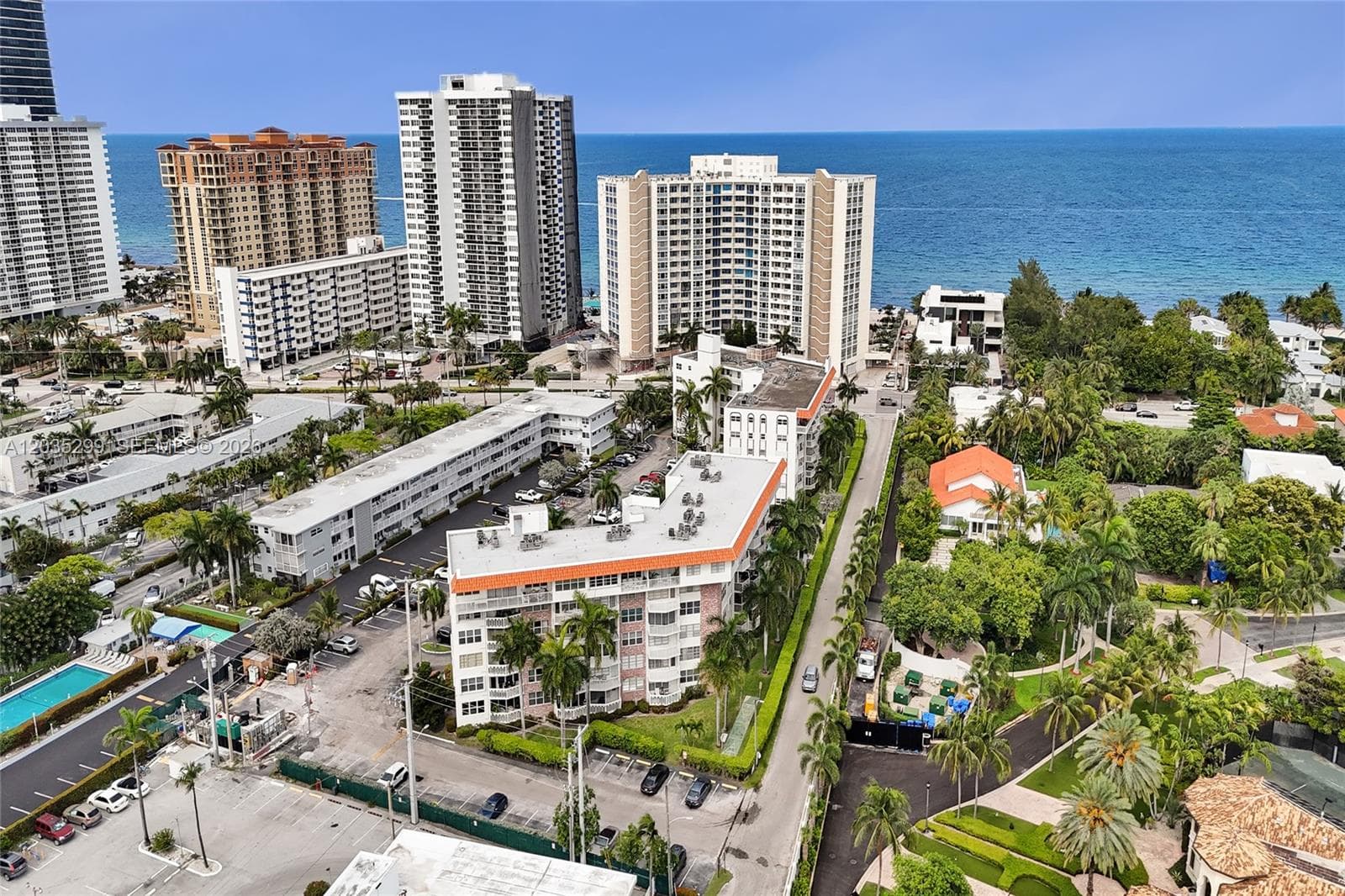 GOLDEN VIEW · #107 in Hallandale Beach - Photo 43