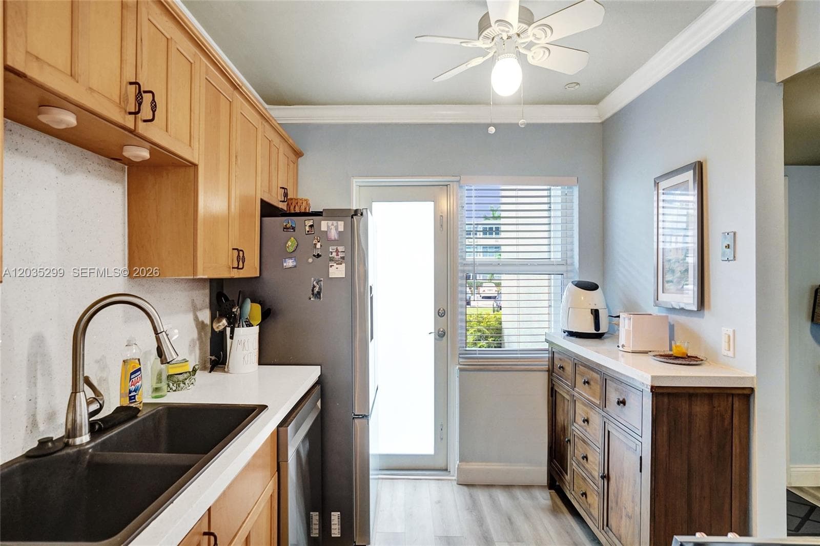 GOLDEN VIEW · #107 in Hallandale Beach - Photo 16