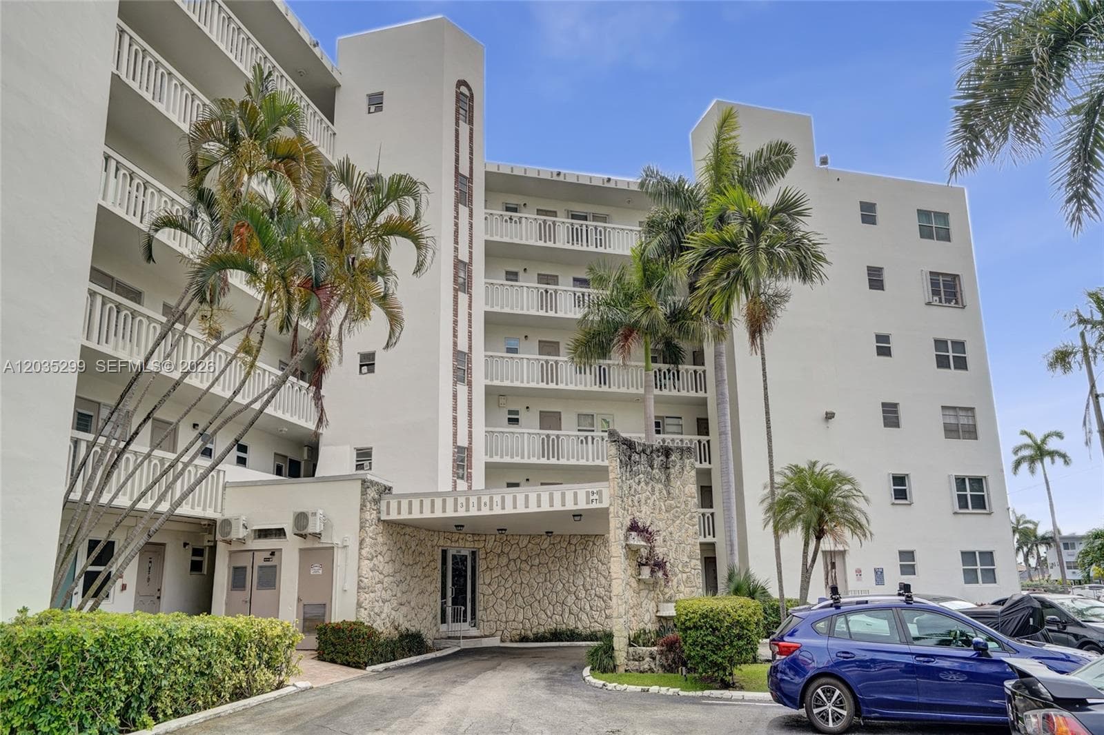 GOLDEN VIEW · #107 in Hallandale Beach - Photo 36