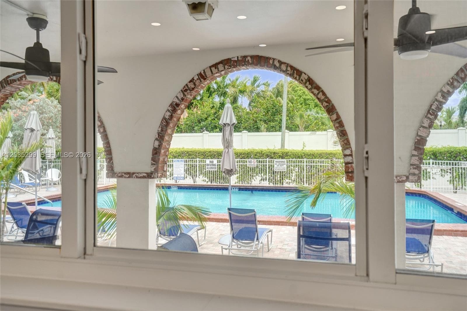 GOLDEN VIEW · #107 in Hallandale Beach - Photo 32
