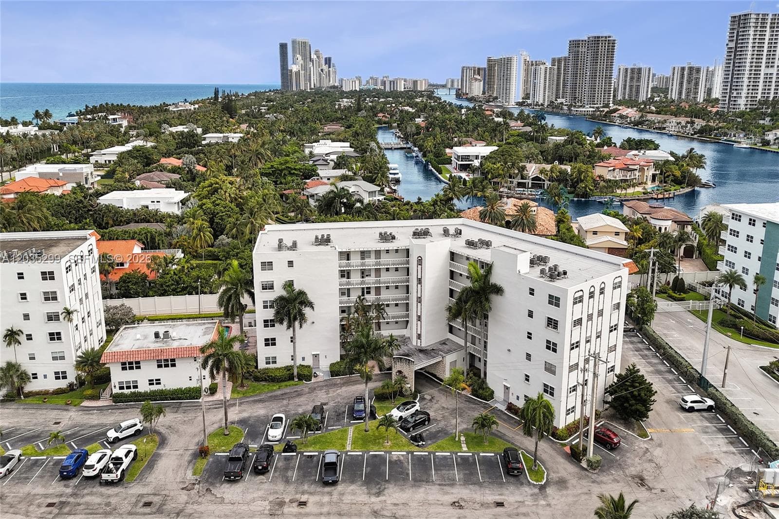 GOLDEN VIEW · #107 in Hallandale Beach - Photo 41
