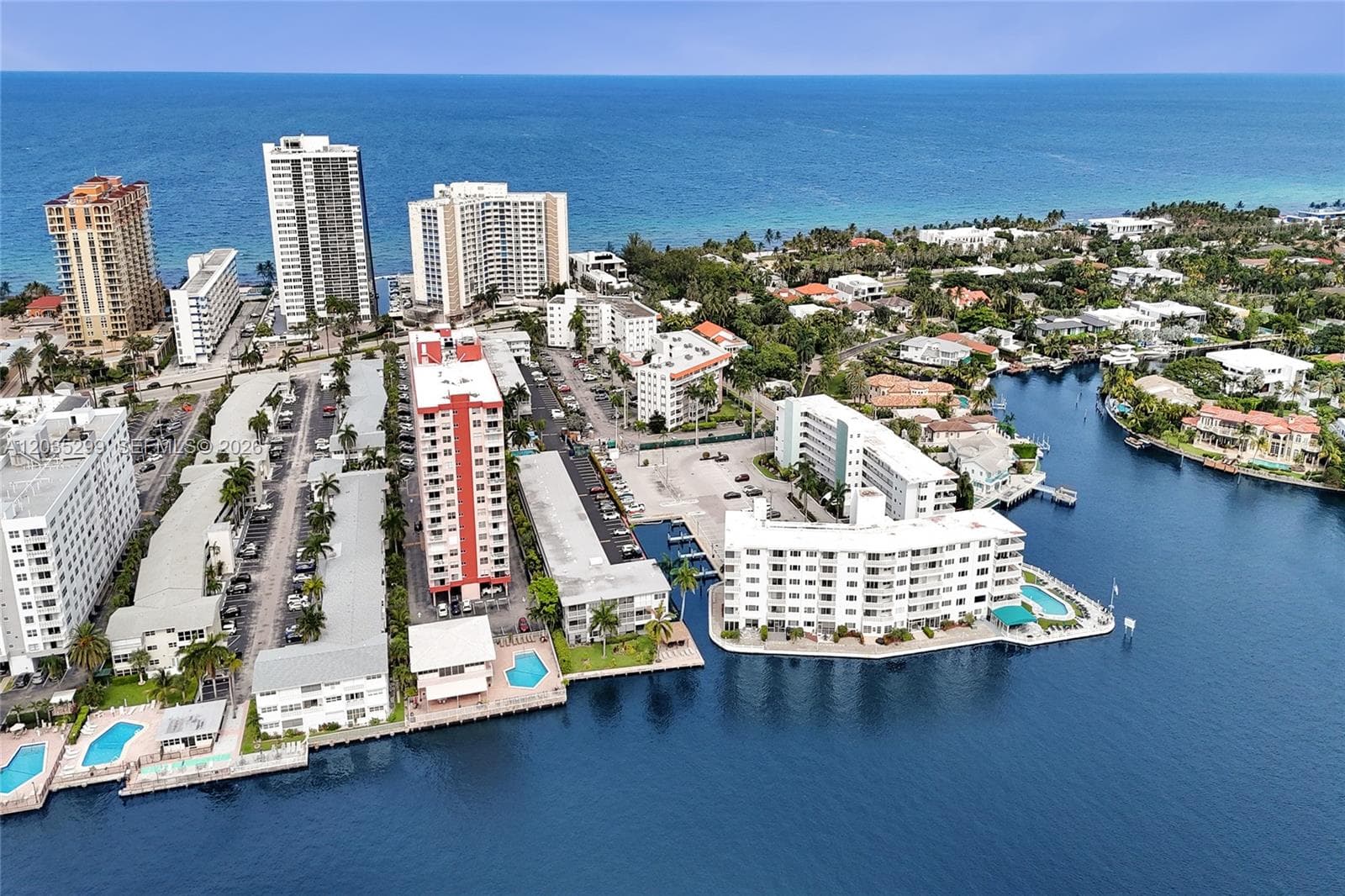 GOLDEN VIEW · #107 in Hallandale Beach - Photo 45